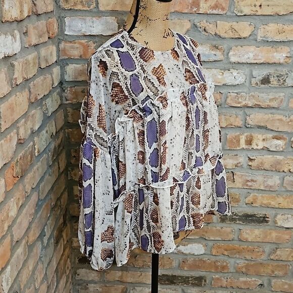 TCEC tiered drop shoulder top size Small - Picture 2 of 11